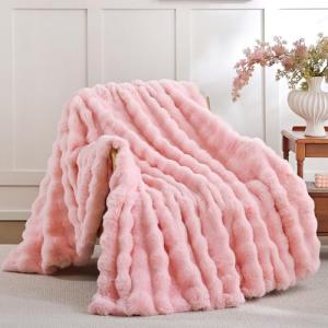 Blush Pink Faux Fur Throw Blanket - Soft & Cozy