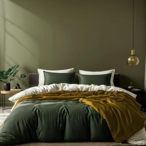 White and Dark Green Queen Duvet Cover Set