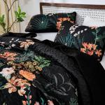 Yiran Queen Floral Quilt Set with Shams