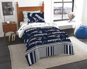 Northwest NFL New England Patriots Unisex-Adult Bed in a Bag Set, Queen, Rotary
