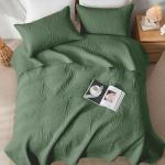 OARAGE King Quilt Bedding Set Lightweight Soft Olive Green Bedspread Coverlet with Leaf Pattern,Ultrasonic Microfiber Bed Cover Set for All Season 3 Pieces (1 Quilt, 2 Shams)