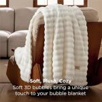 Bedsure 3D Fleece Bubble Throw Blanket, White