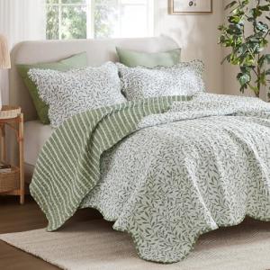 Madison Park 3-Piece Reversible Quilt Set, Botanical Print & Scalloped Edge, Lightweight Summer Bedding, Queen, Market Green