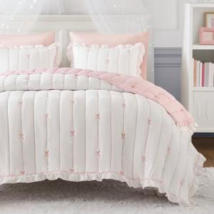 Intelligent Design Liv Queen Bow Embroidered Quilt Set, Pink Ruffle Cottagecore Bedding, Reversible Down Alternative, Ultra Soft All Season, 3 Piece, Full/Queen