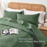 OARAGE Queen Quilt Bedding Set Soft Lightweight Olive Green Bedspread with Leaf Pattern,Ultrasonic Microfiber Bed Coverlet Full Size for All Season (1 Quilt, 2 Shams)