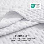 Bedsure King Quilt - Bright White Bedspread King Size & Lightweight Comforter, Modern Coverlet with Clover Pattern, Ultra Soft All-Season Bedding, 106 x 96 Inches