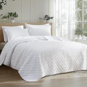 Bedsure Quilts Queen Size - Lightweight Bedspreads Queen Size with Basket Weave Pattern, Soft Quilt Bedding Set, White Comforter Set Coverlet for All Seasons with 2 Pillow Shams (90" x 96")