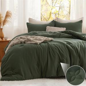 Bedsure Queen Comforter Set Olive Green, Soft Prewashed Queen Size Bedding, Quilted Comforter with Clover Design, Down Alternative Comforter for All Seasons, 3 Pieces Bed Set with 2 Pillow Shams