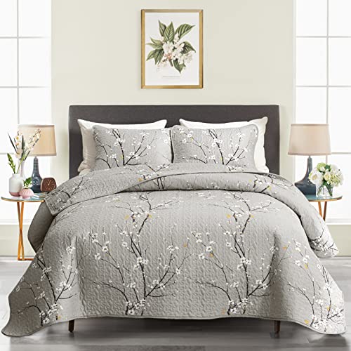 Gray Floral Reversible Quilt Set for All Seasons