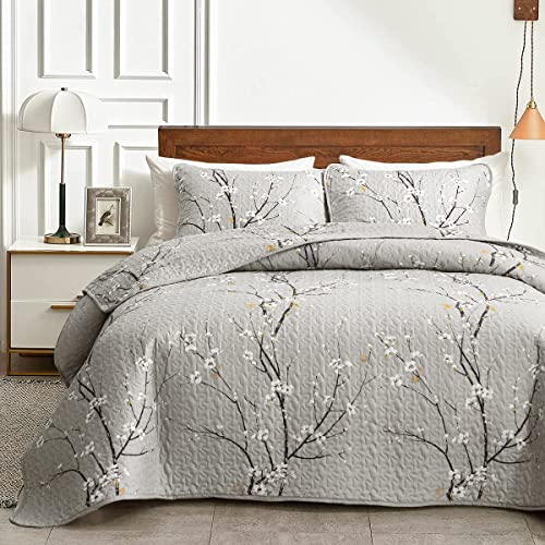 Gray Floral Reversible Quilt Set for All Seasons