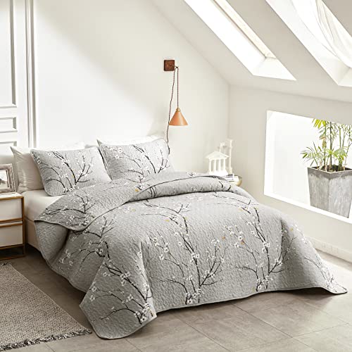 Gray Floral Reversible Quilt Set for All Seasons