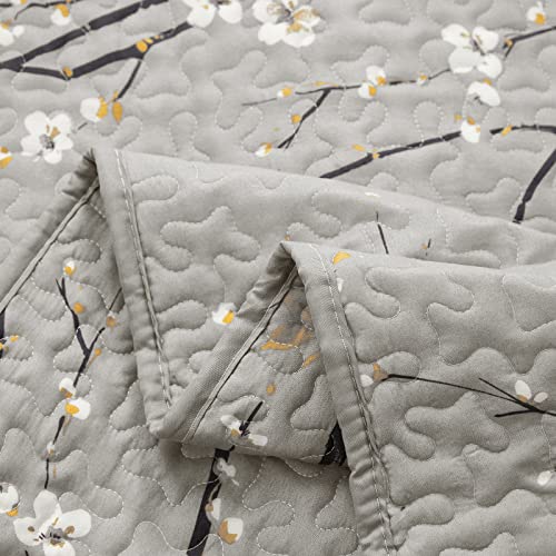 Gray Floral Reversible Quilt Set for All Seasons