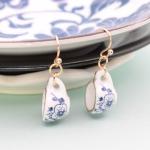 Vintage Blue Flower Porcelain Teacup Jewelry Set: Ceramic Pendant Necklace & Drop Earrings (2-Piece Set)