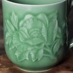 Teacups 13oz Coffee Mugs with Lid Porcelain Cups Embossed with Peony Chinese Celadon(01-Green)