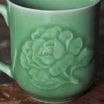 Teacups 13oz Coffee Mugs with Lid Porcelain Cups Embossed with Peony Chinese Celadon(01-Green)