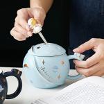 ZMHQLPDZ Funny Gift Mugs for Woman, 450ml/15oz Cute Astronaut Mug With Lid And Spoon, Kawaii Cup Novelty Mug For Coffee, Tea And Milk, Mug Gift (Light Blue)