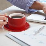 ionEgg Porcelain Coffee Cup with Saucer 270ml/9oz, Minimalist Design, Perfect for Latte, Cappuccino, and Tea, Red