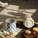 DELIGHTS GALORE Retro Checkered Ceramic Coffee Mug 16Oz - Extra Large Handle, Microwave Safe Vintage Patterned Tea Cup for Home-2pack