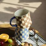 DELIGHTS GALORE Retro Checkered Ceramic Coffee Mug 16Oz - Extra Large Handle, Microwave Safe Vintage Patterned Tea Cup for Home-2pack