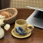 Alikexin 8oz Vintage Retro Japanese Style Handmade Ceramic Tea Cup and Saucer – Small Artisanal Mug with saucer set, Lead-Free Latte Art Mug, Handcrafted Pottery tea mug with handle(1, Light brown)