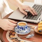 vancasso 2.5OZ Espresso Cups Set of 4, Porcelain Stackable Cappuccino Cups, Demitasse Coffee Cups and Saucers Set with Metal Stand for Specialty Drinks, Series SELENE (Vintage Blue, 2.5 Ounce)