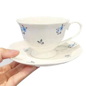 MSRRTUSY Tea Cup and Saucer Set with Blue Flowers，6.76 oz Ceramic Coffee Cup，Latte Mug for Mother's Day Gifts (blue)