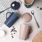 Geometric Zigzag Ceramic Coffee Mug with Lid