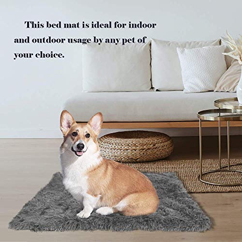 Plush Pet Blanket - Soft Fluffy Mat for Dogs & Cats (Grey, S:22x14 inch)