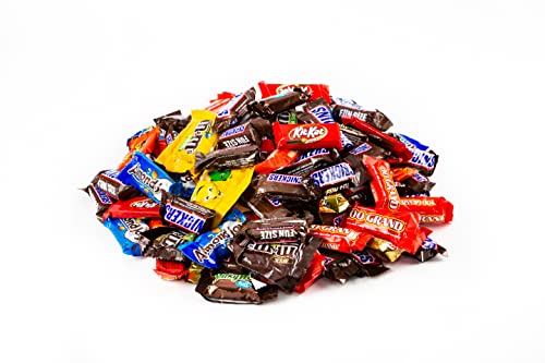 8.0lbs Chocolate Halloween Candy Bulk Variety Pack Mix. Bulk Chocolate Fun Size Candy Individually Wrapped Fun Size Chocolate. Hershey's Kisses, Reeces, Kit Kats. Reese's. Twix. Almond Joy. Peanut M&Ms. Milk Choc M&Ms