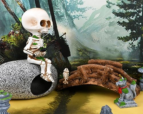 DS. DISTINCTIVE STYLE Fishing Skeleton Statue 4.5 Inch Mini Skull Figurines Halloween Gothic Decor Resin Cute Skull Fisher Sculpture for Outdoor Garden Pond Fountain Poolside