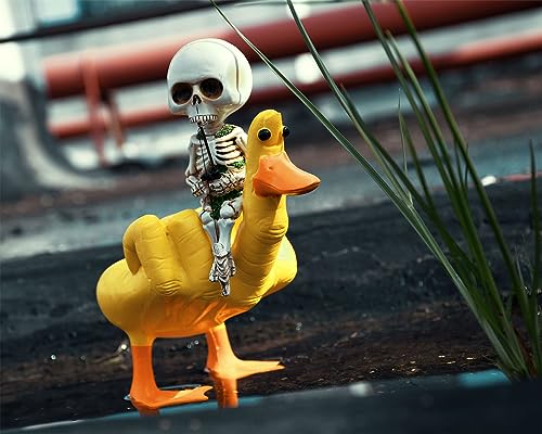 DS. DISTINCTIVE STYLE Fishing Skeleton Statue 4.5 Inch Mini Skull Figurines Halloween Gothic Decor Resin Cute Skull Fisher Sculpture for Outdoor Garden Pond Fountain Poolside