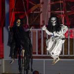 Halloween Swinging Ghosts Decor - Lighted Eyes