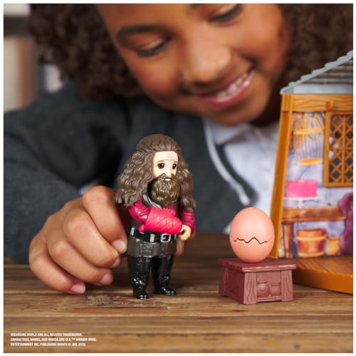 Hagrid’s Hut Playset: Magical Minis with Figures