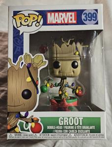 Funko Pop! Marvel #399 Holiday, Guardians of The Galaxy Groot Figure