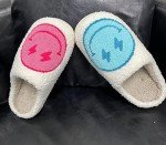 Kawaii Happy Cat Face Plush Slippers in Pink