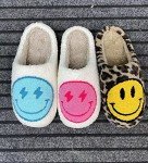 Kawaii Happy Cat Face Plush Slippers in Pink