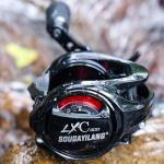 Sougayilang Cool Low Profile Baitcaster Reel - 300 Size, 7.2:1 Gear Ratio, 16lbs Max Drag, Ultra Smooth for Catfish, Musky, Bass,Red-Right Handed