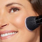 Laura Geller Retractable Kabuki Brush for Makeup