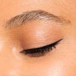 Honest Beauty Longlasting Vegan Liquid Eyeliner | Smudge + Flake Proof, Precise Application | Hypoallergenic, Plant-Derived, EWG Verified + Cruelty Free | Black, 0.58 fl oz