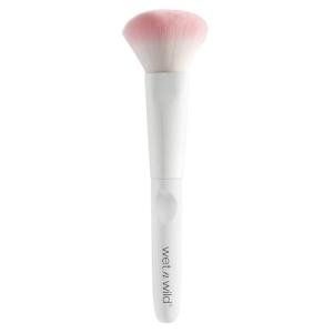 wet n wild Contour Brush, Sculpt, Highlight, & Blend, Luxurious Plush Fibers, Ergonomic Handle for Comfortable Precision Control , Cruelty-Free & Vegan