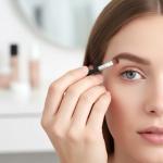 TIESOME 30Pcs 2 in 1 Eyeshadow Smudge Brush for Women, Dual Sides Disposable Eye Shadow Applicators Sticks Eyes Makeup Cosmetic Tool Portable Travel Mini Eyes Makeup Brushes Concealer Brush