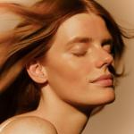 Sisley Paris L'Orchidee Highlighter - Illuminating Powder-Gel - Universal, Colorless Shade with Natural Finish - Blends Easily - All Skin Tones