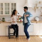 Sweetcrispy Bar Stools Set of 4, 24 Inch Counter Height Stools, PU Leather Upholstered Bar Chairs with Footrest, Modern Bar Stools for Kitchen Island, Dining, Living Room, Brown