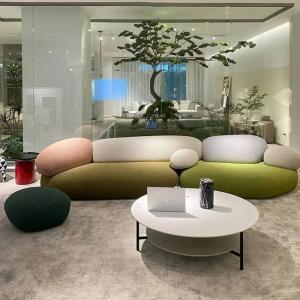 Luxury Unique Living Room Sofa Wood Comfortable Curved Recliner Puffs Sofa Modern Designer Lounge Divani Da Soggiorno Furniture