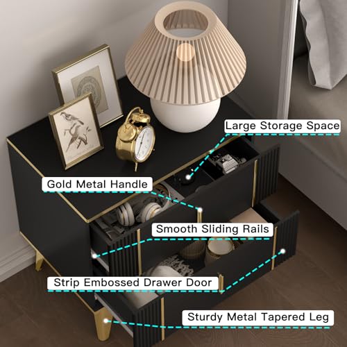 Set of 2 Wooden Nightstands with Drawers