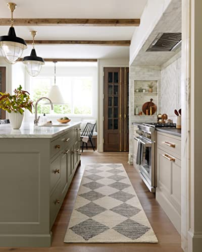 Loloi Francis Beige/Charcoal Area Rug 7'9" x 9'9