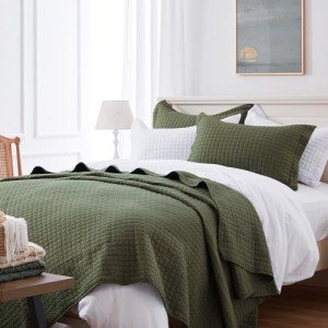 Olive Green Reversible Queen Quilt Set 3pcs