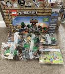LEGO Minecraft The Crafting Box 2.0 21135 New Open Box Retired Set RARE