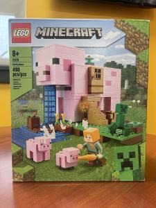 LEGO Minecraft: The Pig House (21170)