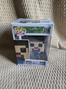Funko Pop Games Mojang Minecraft Steve Vinyl Figure #316 RARE